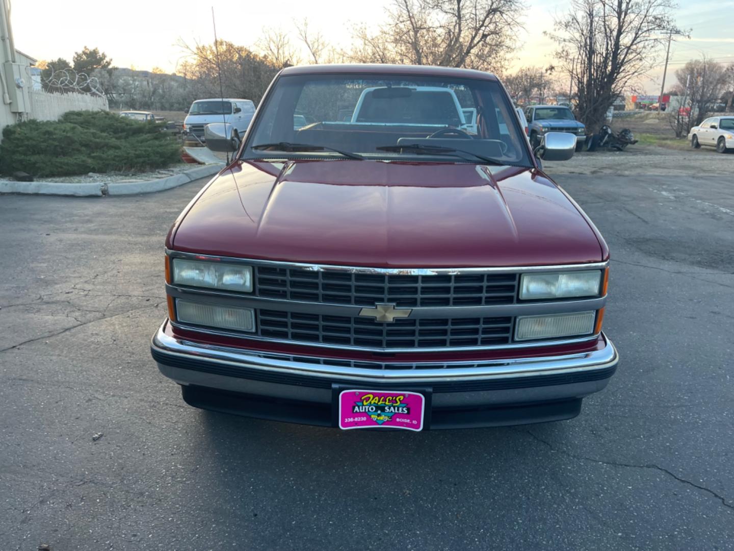 1990 Maroon/Silver /Maroon Chevrolet C1500 Silverado (1GCDC14K9LE) with an 5.7 V8 engine, AT transmission, located at 813 E Fairview Ave, Meridian , ID, 83642, (208) 336-8230, 43.618851, -116.384010 - Photo#3